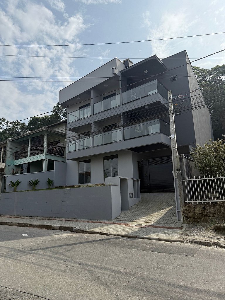 Studio Premium com Sacada e Churrasqueira